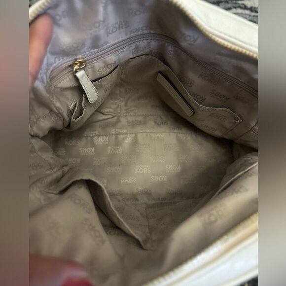 Michael Kors Satchel Crossbody Bag Knox Tassel white Pebbled Purse Handbag - Picture 9 of 9